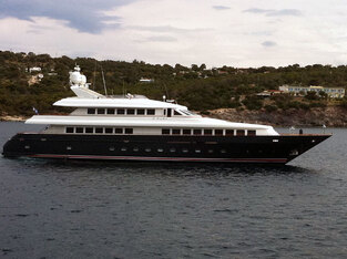 M/Y Intermarine 138