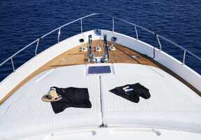 bow sundeck