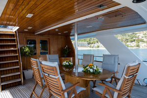 Aft Deck Dining